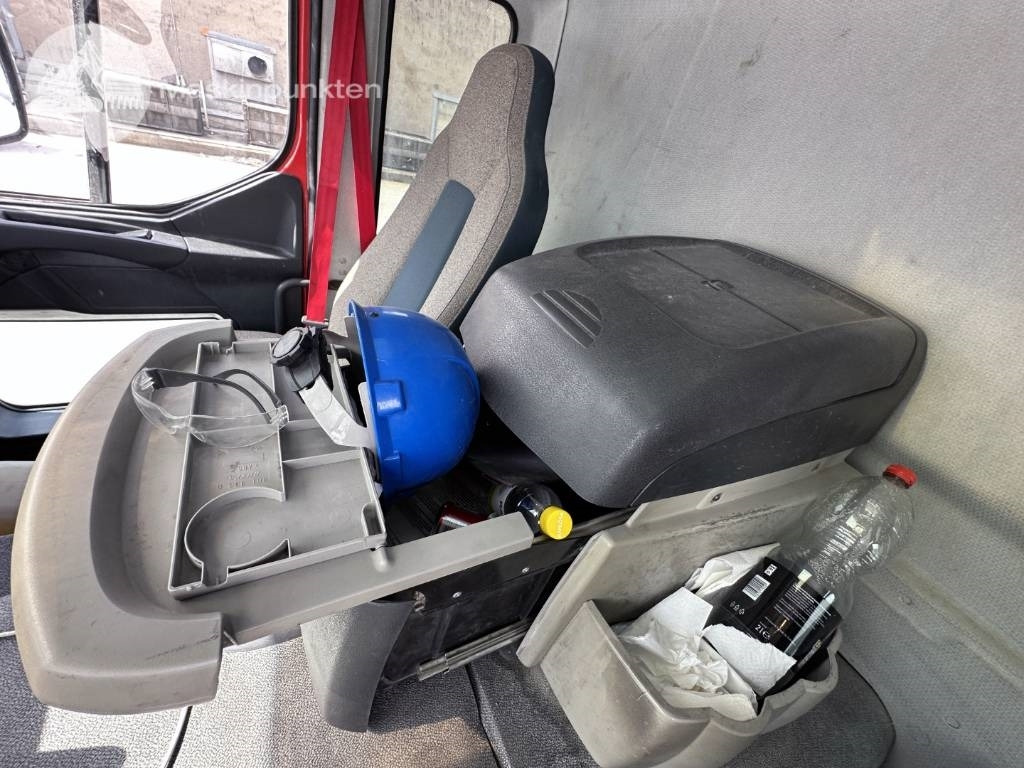 Concrete mixer truck Volvo FE 320: picture 36