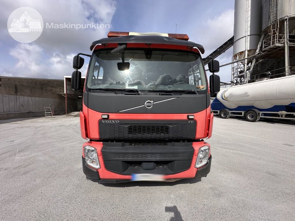 Volvo FE 320  - Concrete mixer truck: picture 4 Volvo FE 320  - Concrete mixer truck: picture 4