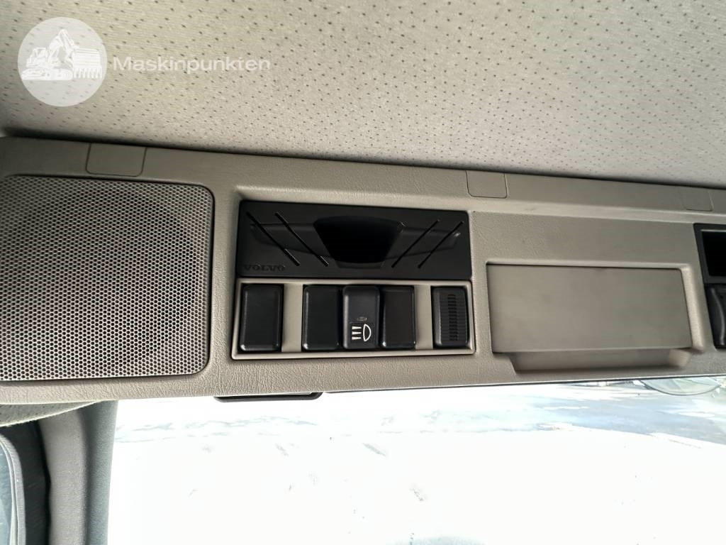 Refrigerator truck Volvo FM 340: picture 33