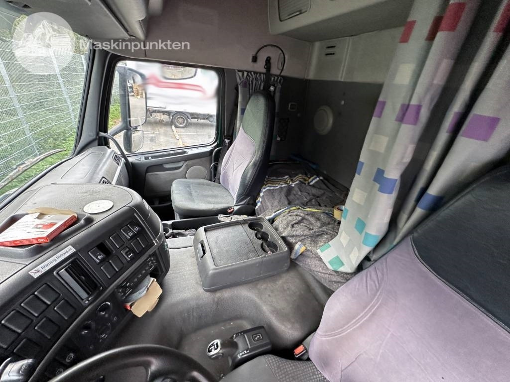 Box truck Volvo FM 9 300: picture 17