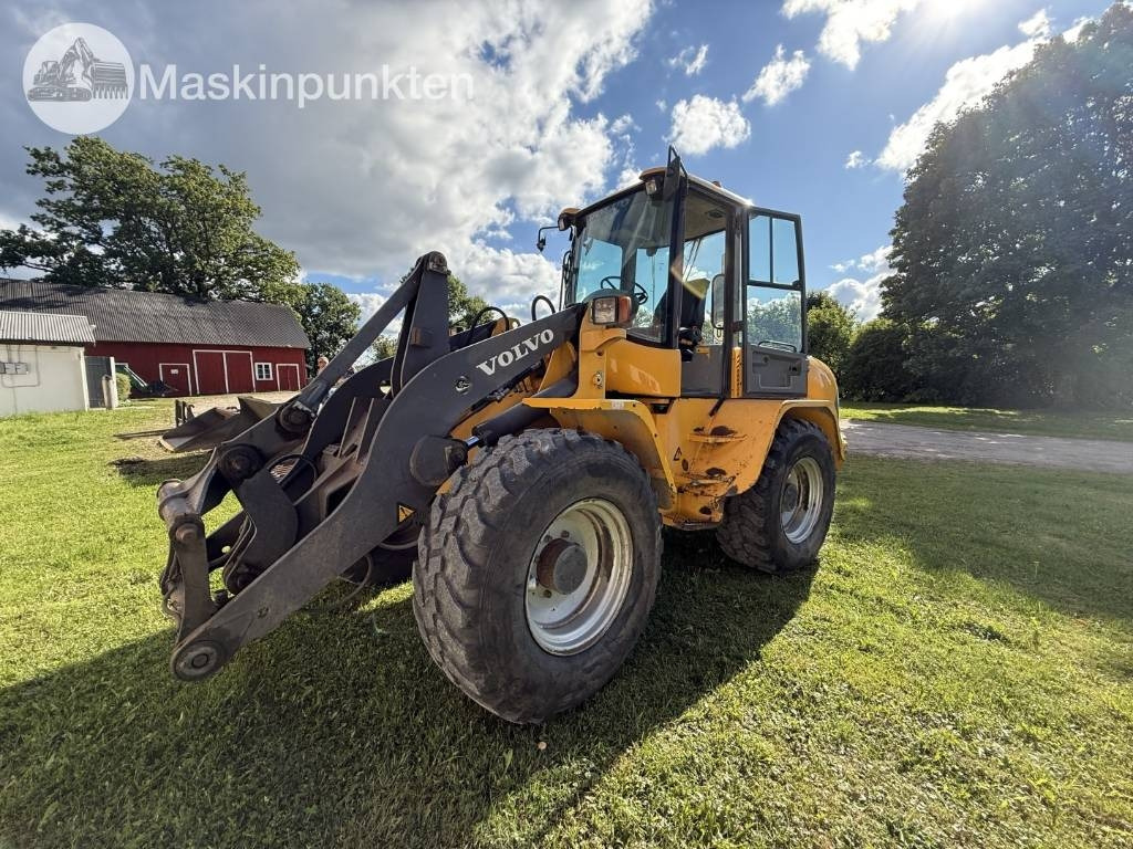 Volvo L 40 B  - Wheel loader: picture 1 Volvo L 40 B  - Wheel loader: picture 1