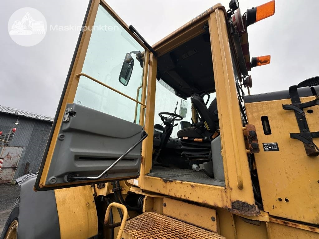 Wheel loader Volvo L 90 E: picture 12