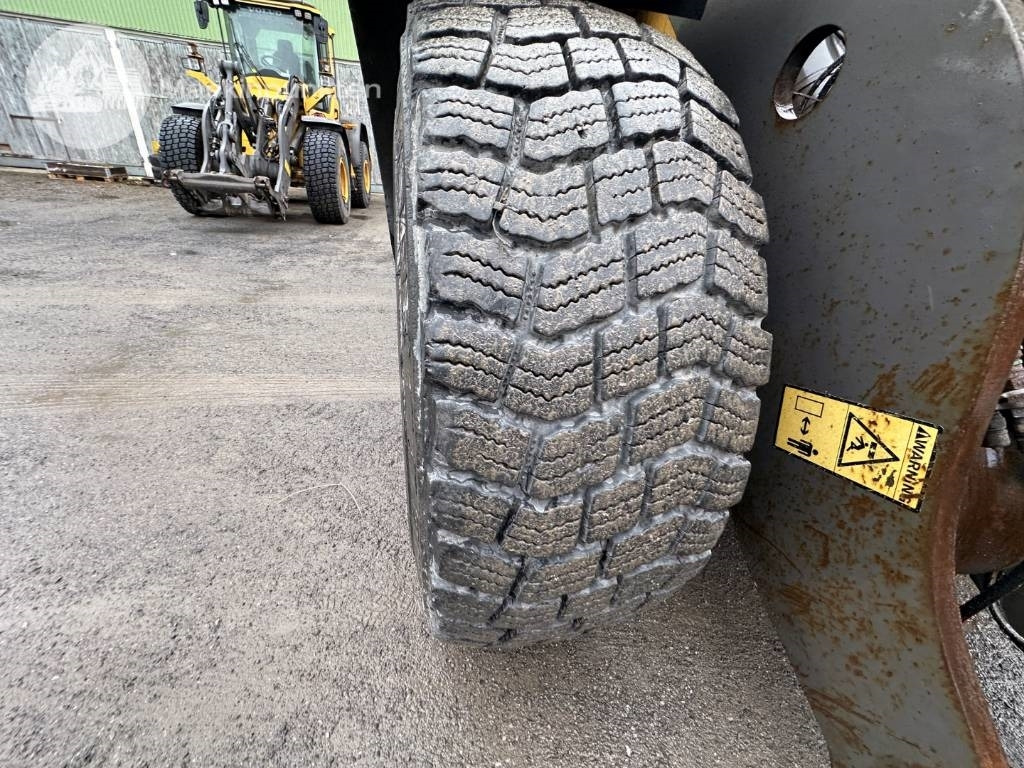 Wheel loader Volvo L 90 E: picture 32