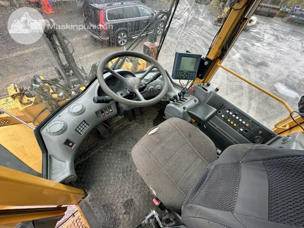 Wheel loader Volvo L 90 E: picture 15