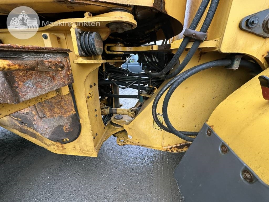 Wheel loader Volvo L 90 E: picture 36
