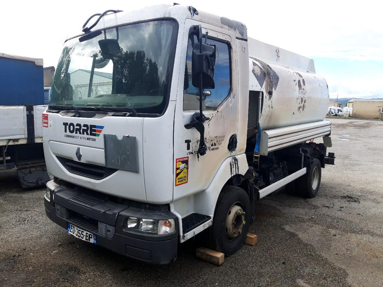 Tank truck RENAULT MIDLUM CITERNE 7500: picture 9