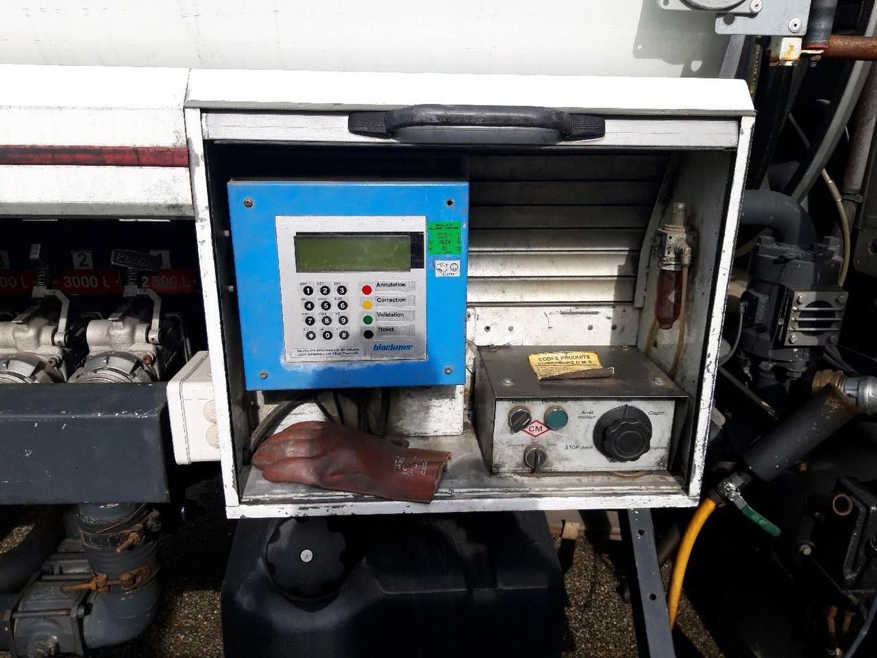 Tank truck RENAULT MIDLUM CITERNE 7500: picture 14