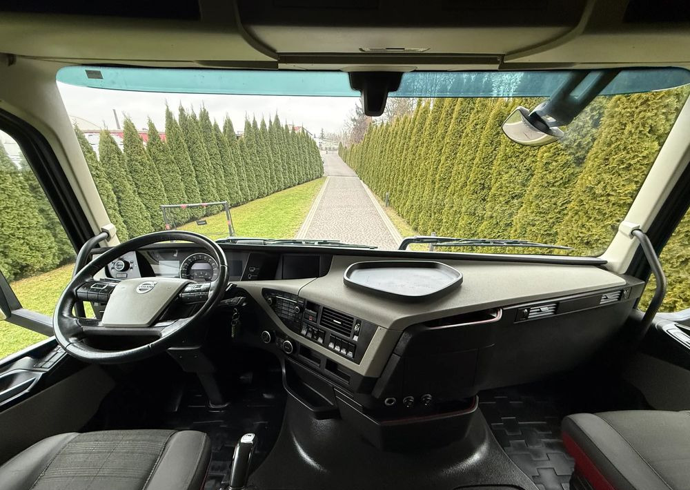 Refrigerator truck Volvo FH 500 6X2 CHEREAU THERMO KING UT1200: picture 11 Refrigerator truck Volvo FH 500 6X2 CHEREAU THERMO KING UT1200: picture 11