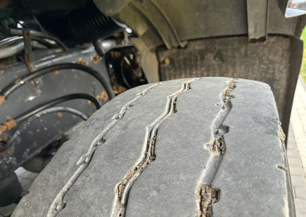 Leasing of Volvo FM 400 HAKOWIEC 6X4 Volvo FM 400 HAKOWIEC 6X4: picture 13 Leasing of Volvo FM 400 HAKOWIEC 6X4 Volvo FM 400 HAKOWIEC 6X4: picture 13