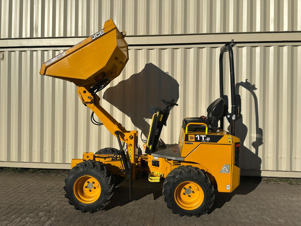 JCB 1T-2 High Tip Dumper, 632 Bh, 1.000 KG - Mini dumper: picture 2 JCB 1T-2 High Tip Dumper, 632 Bh, 1.000 KG - Mini dumper: picture 2