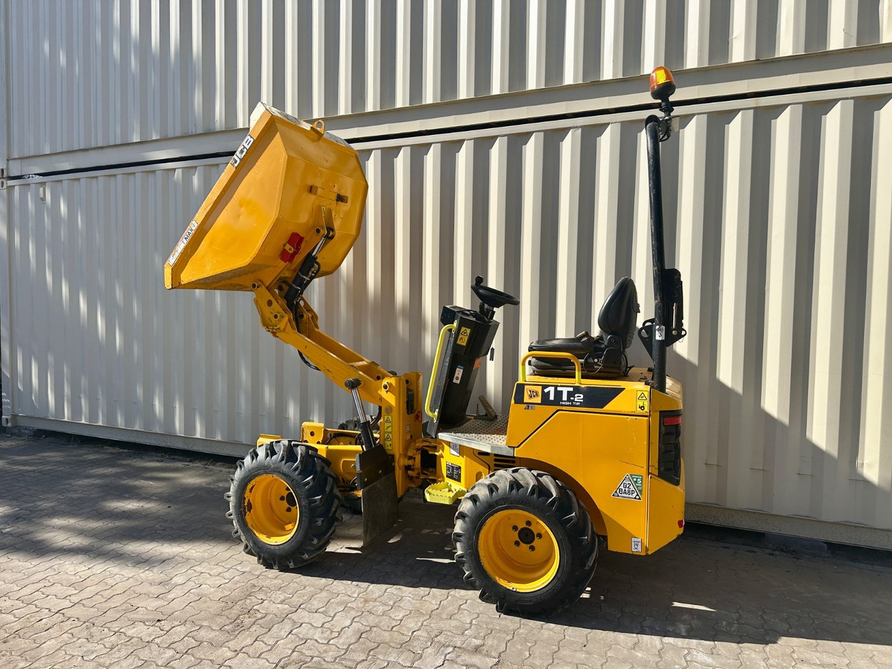 JCB 1T-2 High Tip Dumper, 674 Bh, 1.000 KG - Mini dumper: picture 3 JCB 1T-2 High Tip Dumper, 674 Bh, 1.000 KG - Mini dumper: picture 3