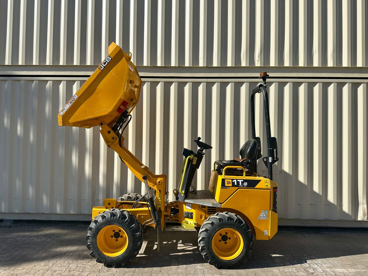 JCB 1T-2 High Tip Dumper, 676 Bh, 1.000 KG - Mini dumper: picture 2 JCB 1T-2 High Tip Dumper, 676 Bh, 1.000 KG - Mini dumper: picture 2
