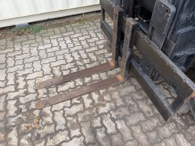 Leasing of JCB 926 4x4 / 2.600 KG / 1.048 H JCB 926 4x4 / 2.600 KG / 1.048 H: picture 17 Leasing of JCB 926 4x4 / 2.600 KG / 1.048 H JCB 926 4x4 / 2.600 KG / 1.048 H: picture 17