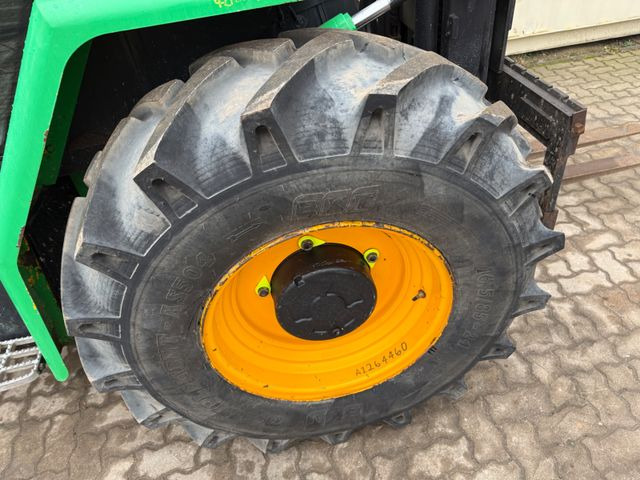 Leasing of JCB 926 4x4 / 2.600 KG / 1.048 H JCB 926 4x4 / 2.600 KG / 1.048 H: picture 12 Leasing of JCB 926 4x4 / 2.600 KG / 1.048 H JCB 926 4x4 / 2.600 KG / 1.048 H: picture 12