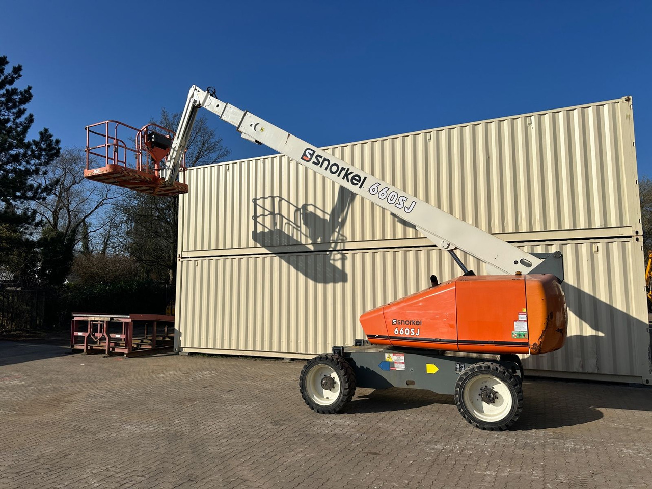Snorkel 660SJ 4x4 / 22 Meter / 2019 BJ / 2.495 H - Truck mounted aerial platform: picture 2 Snorkel 660SJ 4x4 / 22 Meter / 2019 BJ / 2.495 H - Truck mounted aerial platform: picture 2