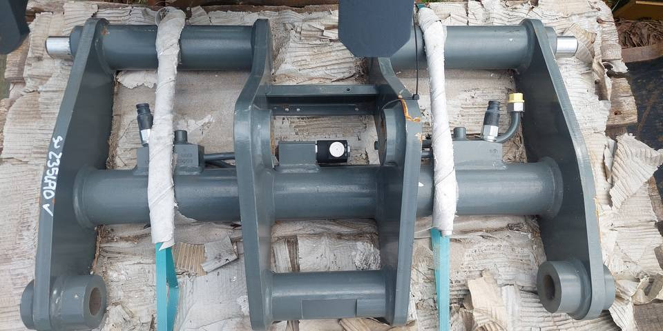 Nowe szybkozłącze do ładowarki kołowej - Quick coupler for Construction machinery: picture 1 Nowe szybkozłącze do ładowarki kołowej - Quick coupler for Construction machinery: picture 1