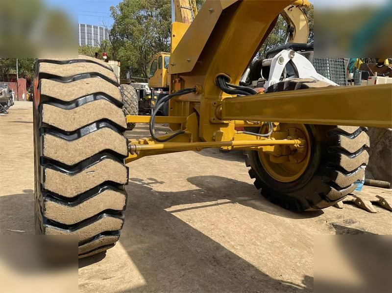 CATERPILLAR 140G - Grader: picture 4 CATERPILLAR 140G - Grader: picture 4