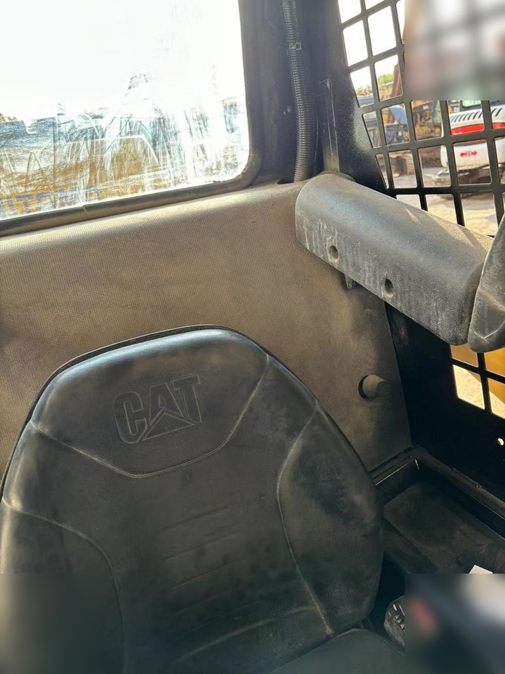 CATERPILLAR 226B - Skid steer loader: picture 4 CATERPILLAR 226B - Skid steer loader: picture 4