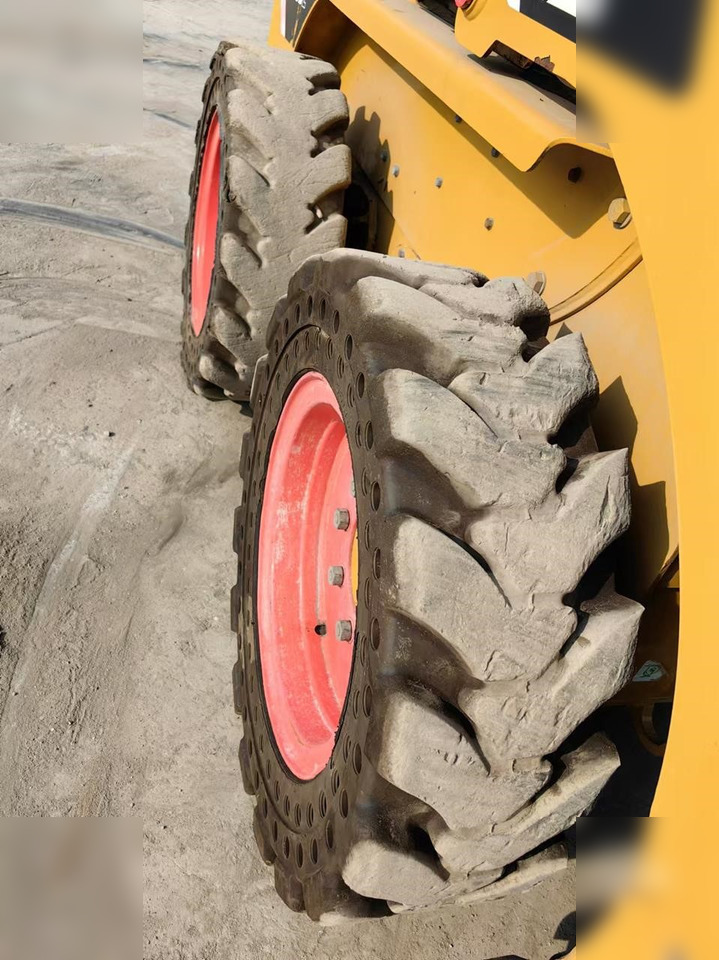 CATERPILLAR 226B - Skid steer loader: picture 4 CATERPILLAR 226B - Skid steer loader: picture 4