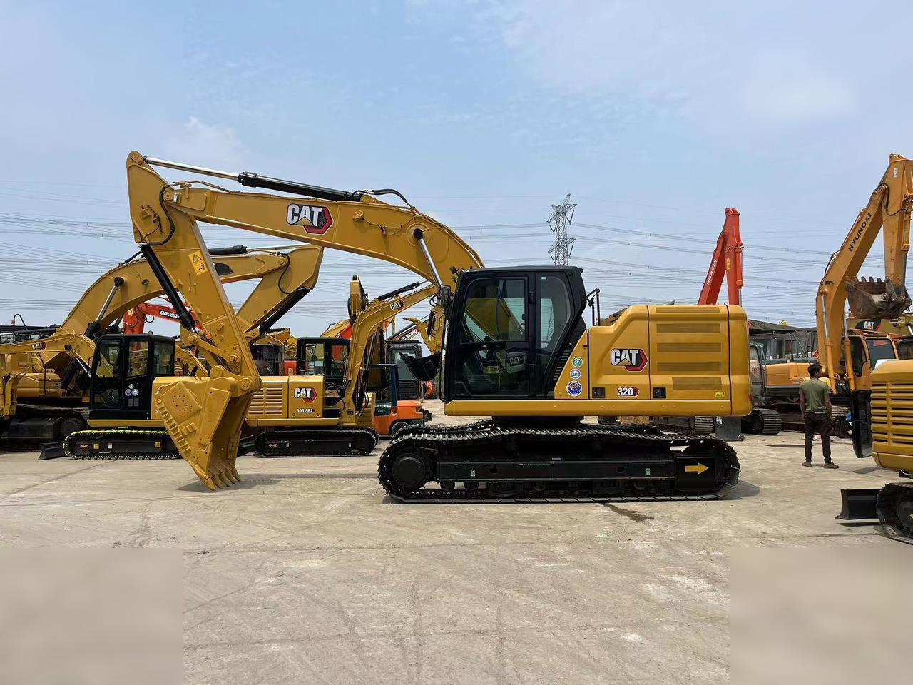 CATERPILLAR 320 - Crawler excavator: picture 1 CATERPILLAR 320 - Crawler excavator: picture 1