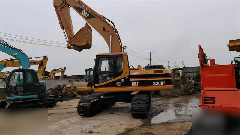 CATERPILLAR 320BL - Crawler excavator: picture 4 CATERPILLAR 320BL - Crawler excavator: picture 4
