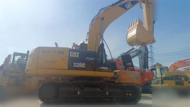 CATERPILLAR 320C - Crawler excavator: picture 1 CATERPILLAR 320C - Crawler excavator: picture 1
