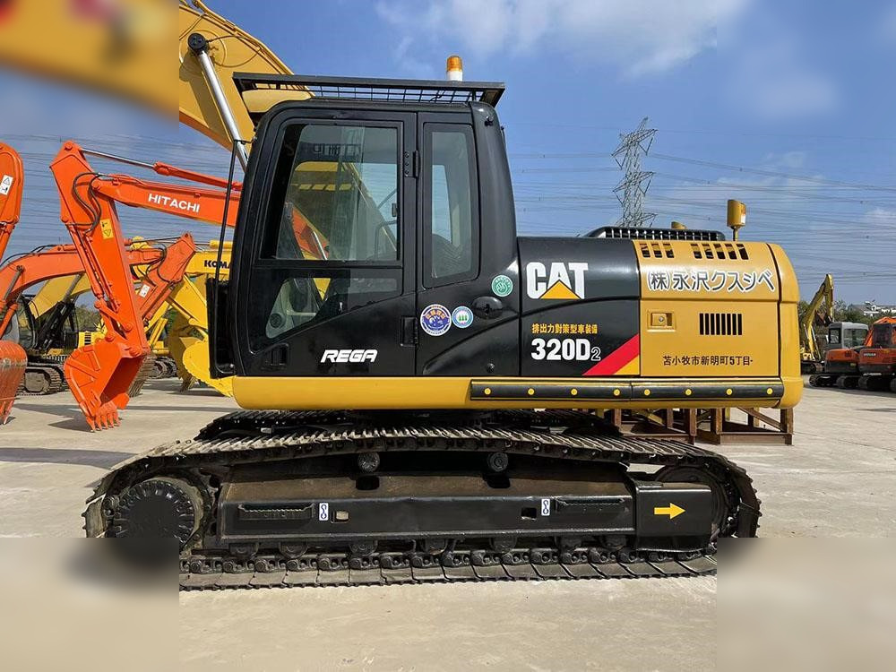 CATERPILLAR 320D2 - Crawler excavator: picture 2 CATERPILLAR 320D2 - Crawler excavator: picture 2