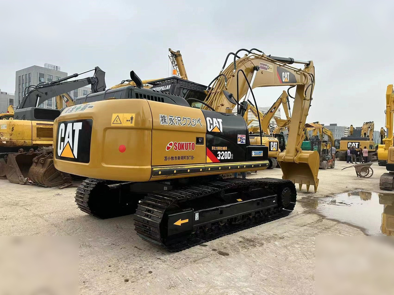 CATERPILLAR 320D2 - Crawler excavator: picture 3 CATERPILLAR 320D2 - Crawler excavator: picture 3