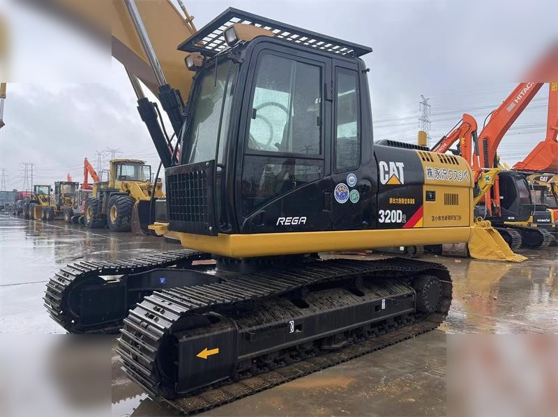 CATERPILLAR 320D2 - Crawler excavator: picture 3 CATERPILLAR 320D2 - Crawler excavator: picture 3
