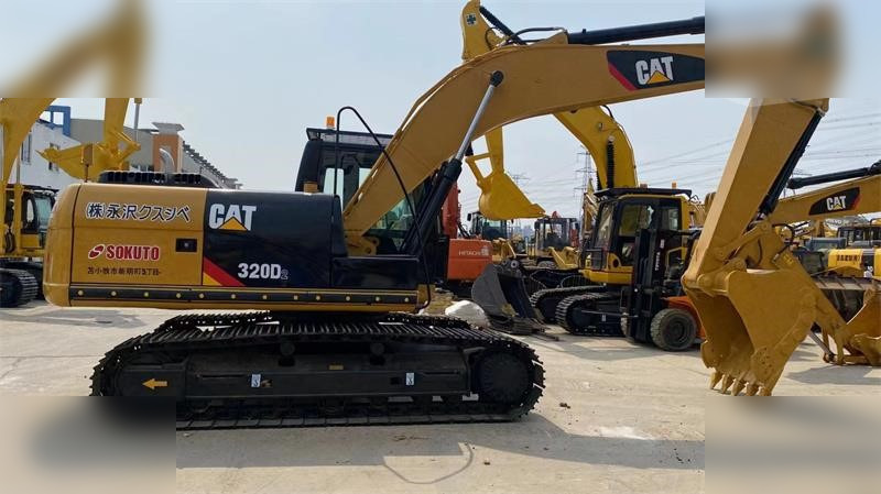 CATERPILLAR 320D2 - Crawler excavator: picture 1 CATERPILLAR 320D2 - Crawler excavator: picture 1