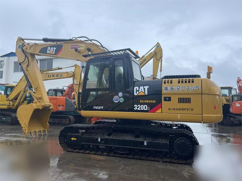 CATERPILLAR 320D2 - Crawler excavator: picture 1 CATERPILLAR 320D2 - Crawler excavator: picture 1