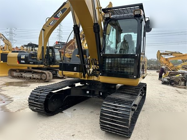 CATERPILLAR 320D2 - Crawler excavator: picture 5 CATERPILLAR 320D2 - Crawler excavator: picture 5