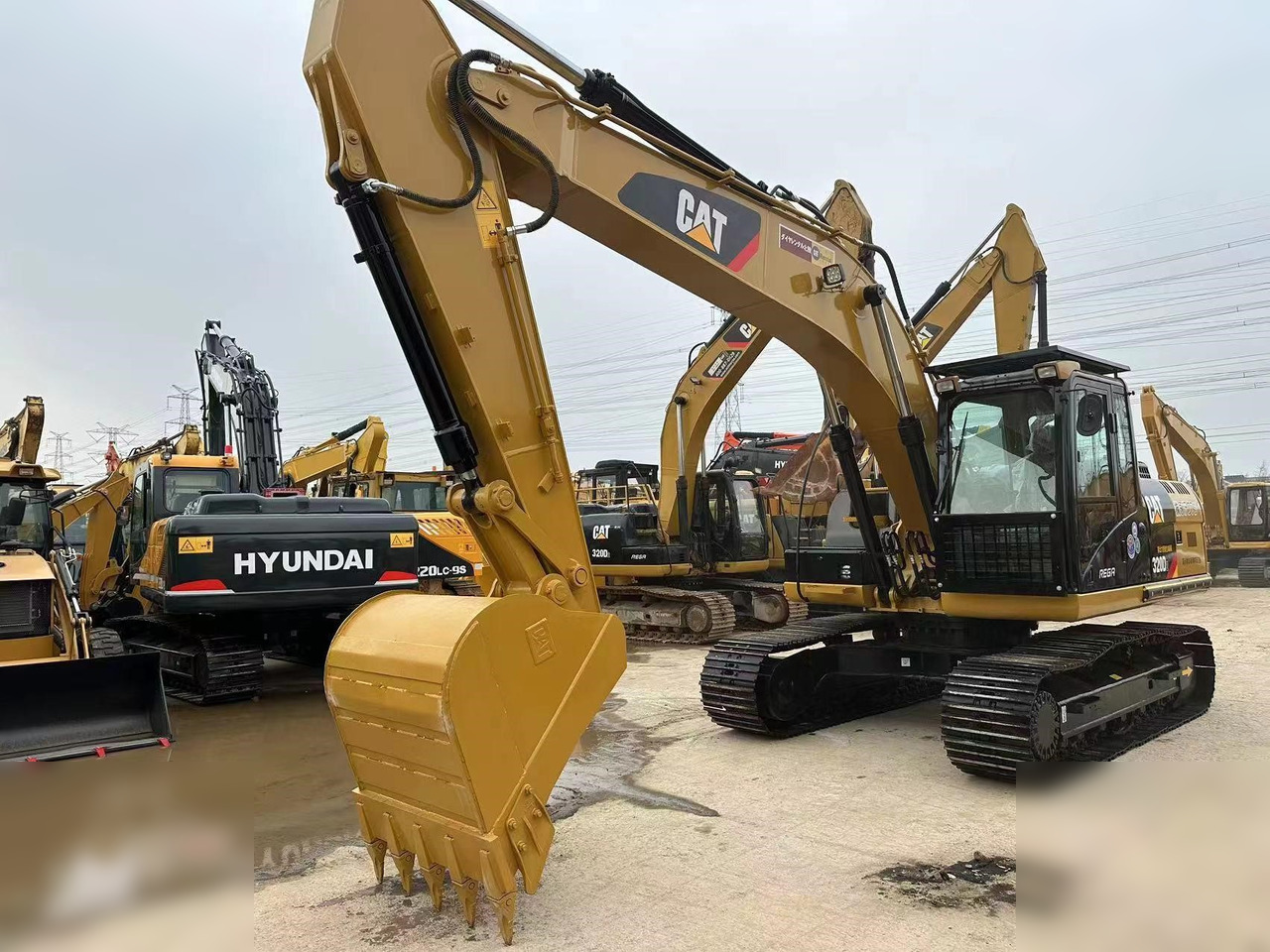 CATERPILLAR 320D2 - Crawler excavator: picture 5 CATERPILLAR 320D2 - Crawler excavator: picture 5
