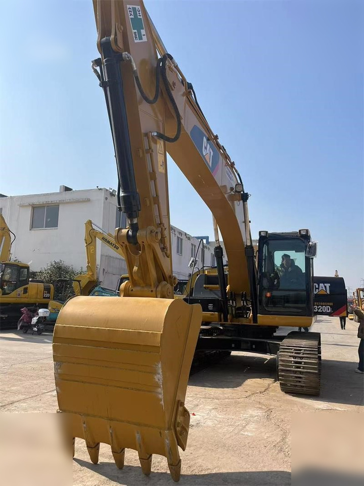 CATERPILLAR 320DL - Crawler excavator: picture 3 CATERPILLAR 320DL - Crawler excavator: picture 3