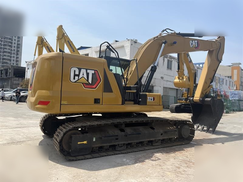 CATERPILLAR 323 - Crawler excavator: picture 2 CATERPILLAR 323 - Crawler excavator: picture 2