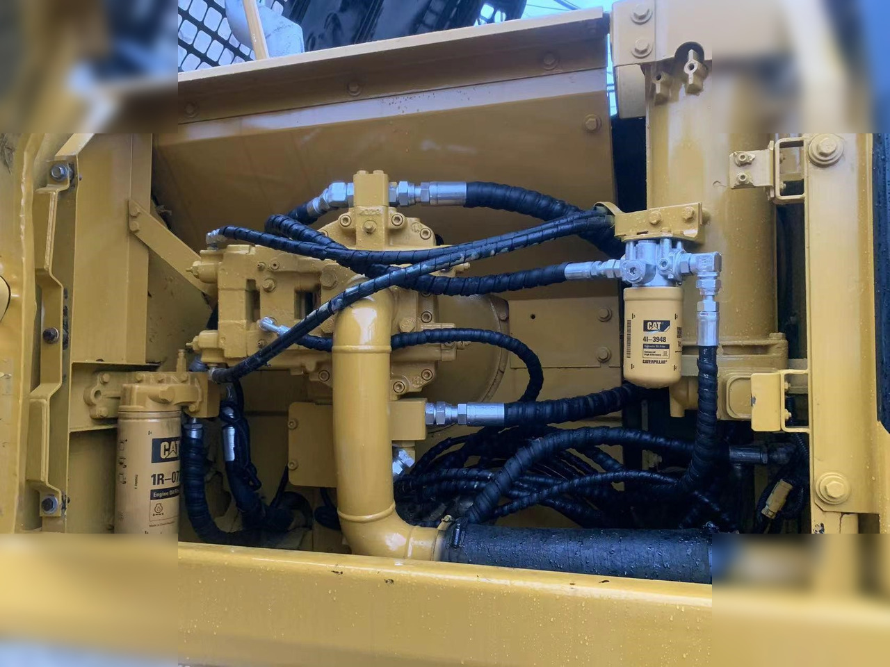 Crawler excavator CATERPILLAR 325BL: picture 6