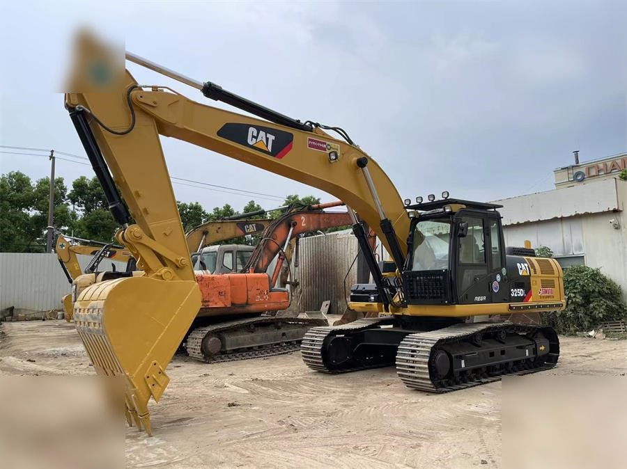 CATERPILLAR 325DL - Crawler excavator: picture 3 CATERPILLAR 325DL - Crawler excavator: picture 3