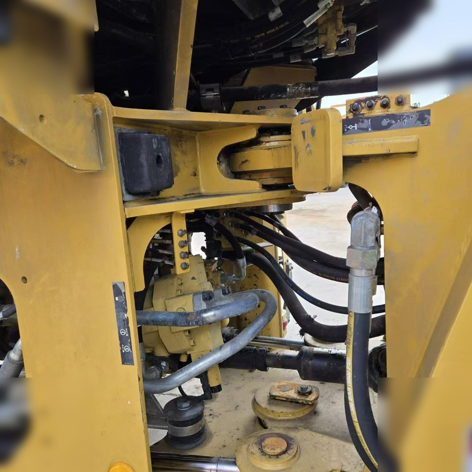 Wheel loader CATERPILLAR 924K: picture 6