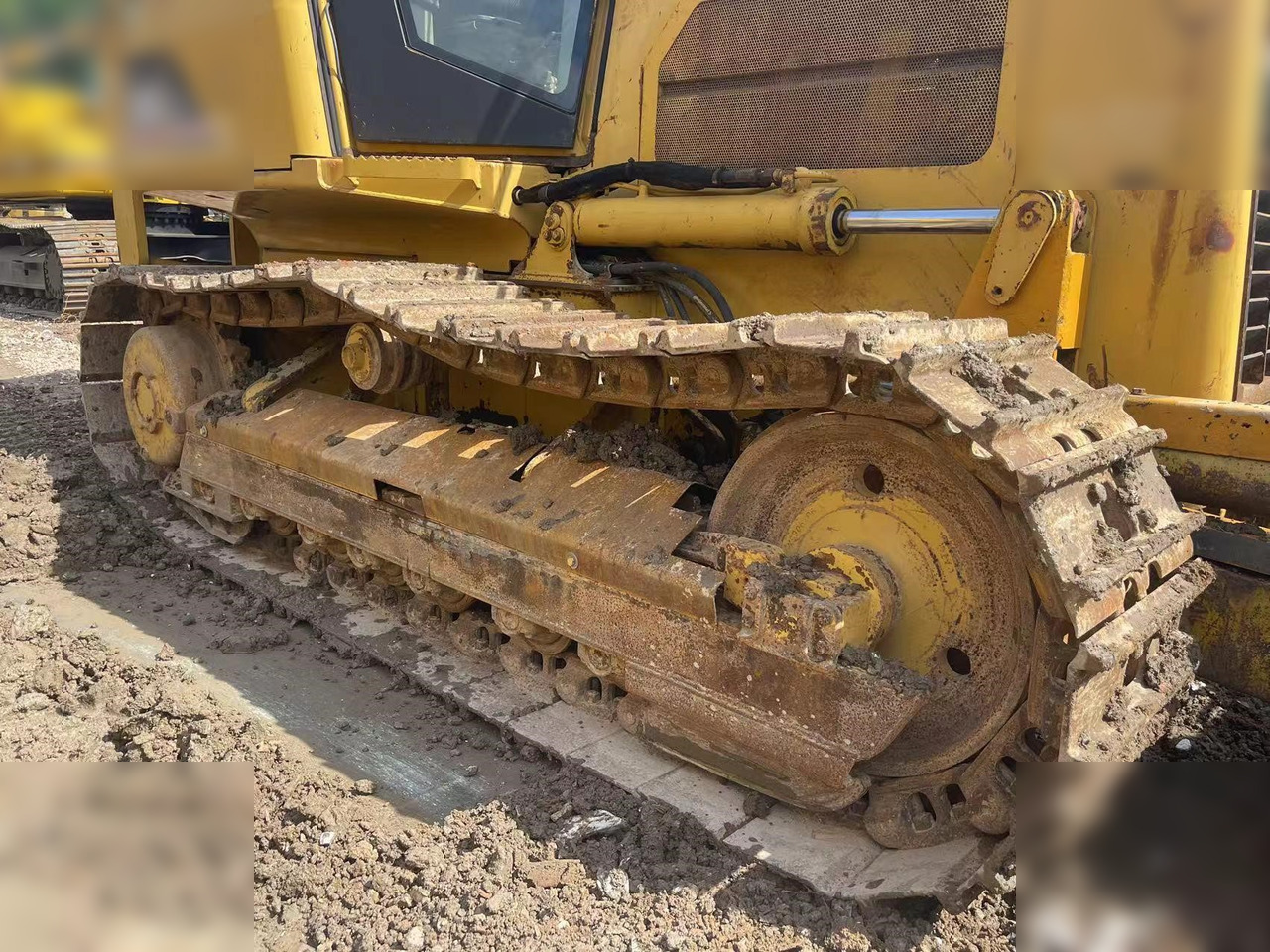 CATERPILLAR D5G XL - Bulldozer: picture 5 CATERPILLAR D5G XL - Bulldozer: picture 5