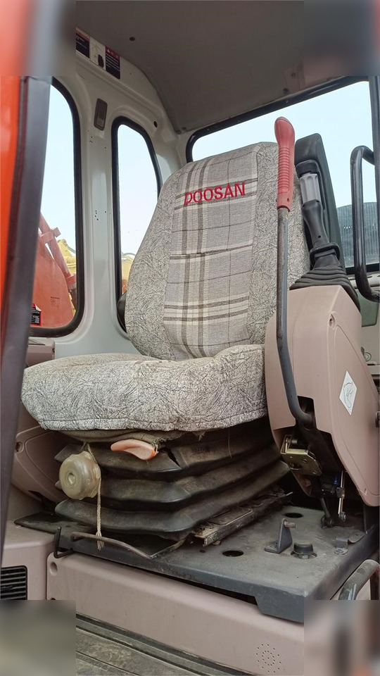 DOOSAN DH220 LC-7 - Crawler excavator: picture 4 DOOSAN DH220 LC-7 - Crawler excavator: picture 4
