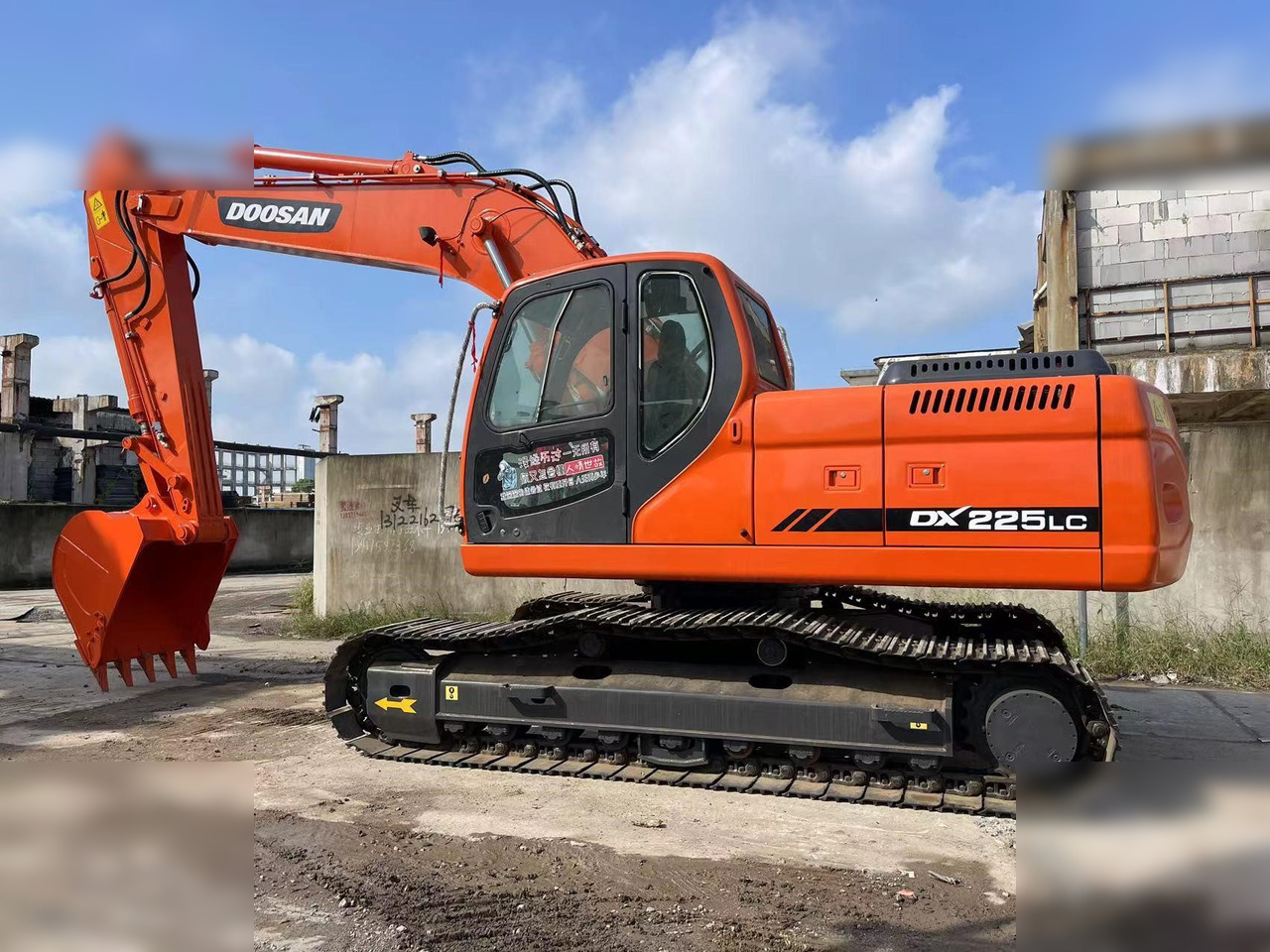 DOOSAN DX225 LCA - Crawler excavator: picture 1 DOOSAN DX225 LCA - Crawler excavator: picture 1
