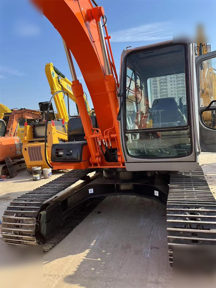 HITACHI EX120-5 - Crawler excavator: picture 5 HITACHI EX120-5 - Crawler excavator: picture 5