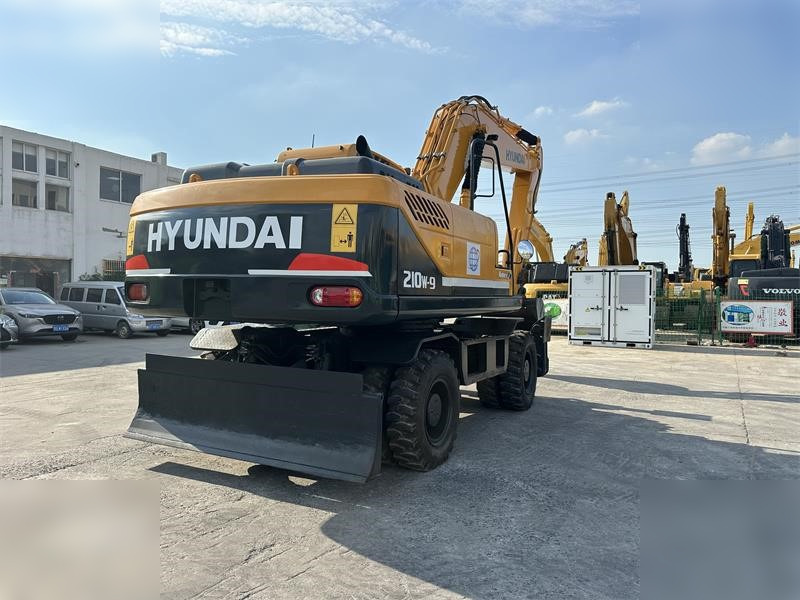 HYUNDAI ROBEX 210W-9 - Wheel excavator: picture 2 HYUNDAI ROBEX 210W-9 - Wheel excavator: picture 2