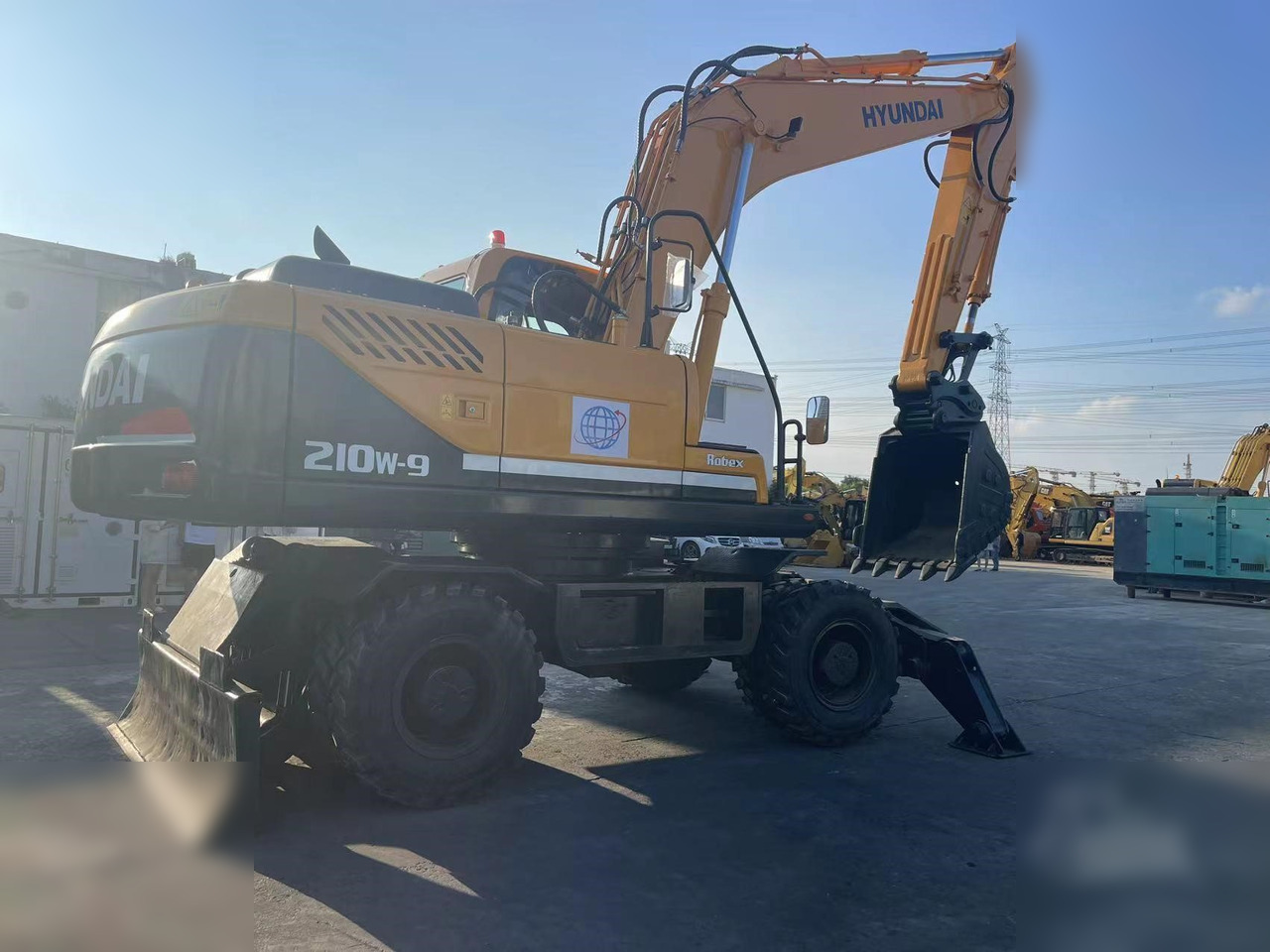 HYUNDAI ROBEX 210W-9 - Wheel excavator: picture 2 HYUNDAI ROBEX 210W-9 - Wheel excavator: picture 2