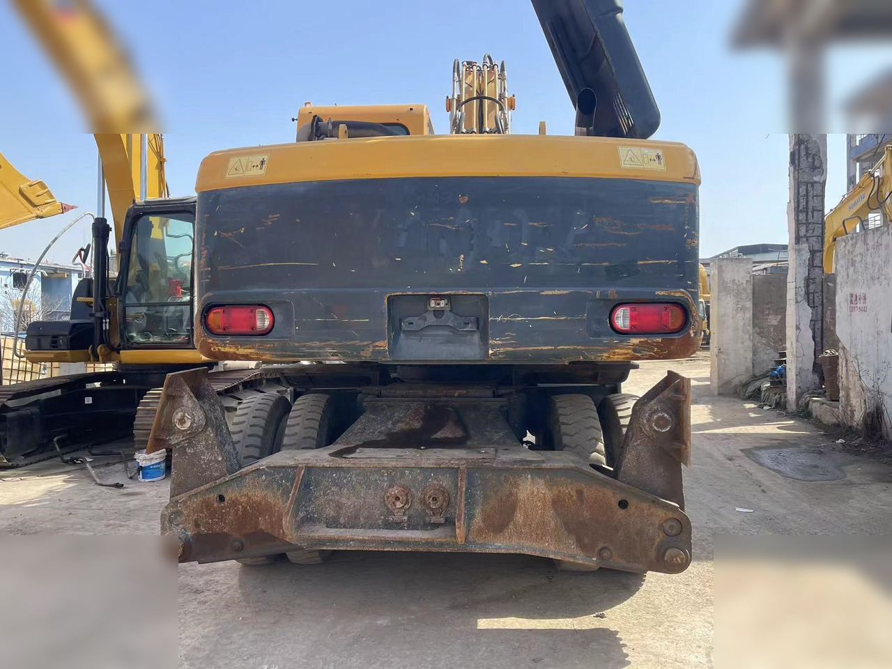 HYUNDAI ROBEX 210W-9 - Wheel excavator: picture 4 HYUNDAI ROBEX 210W-9 - Wheel excavator: picture 4