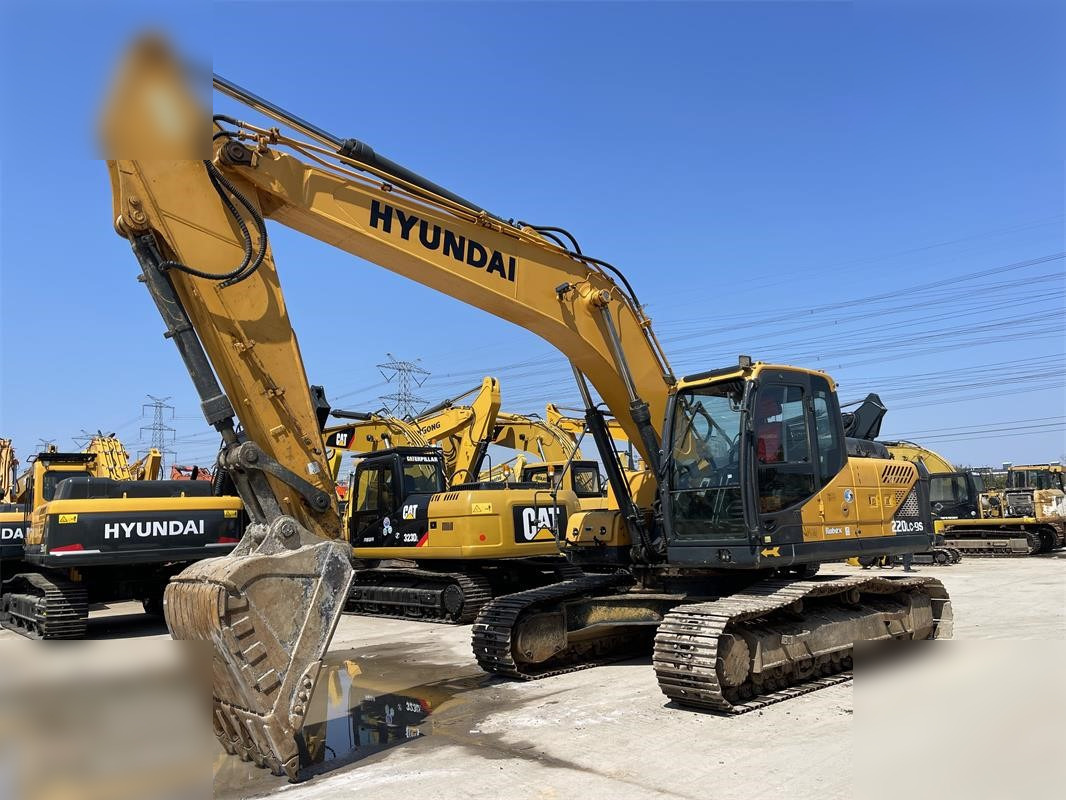 HYUNDAI ROBEX 220 LC-9S - Crawler excavator: picture 1 HYUNDAI ROBEX 220 LC-9S - Crawler excavator: picture 1