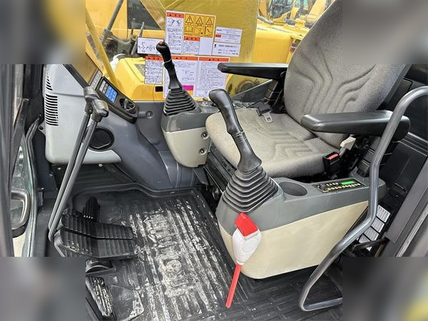 KOMATSU PC240 LC-8 - Crawler excavator: picture 5 KOMATSU PC240 LC-8 - Crawler excavator: picture 5