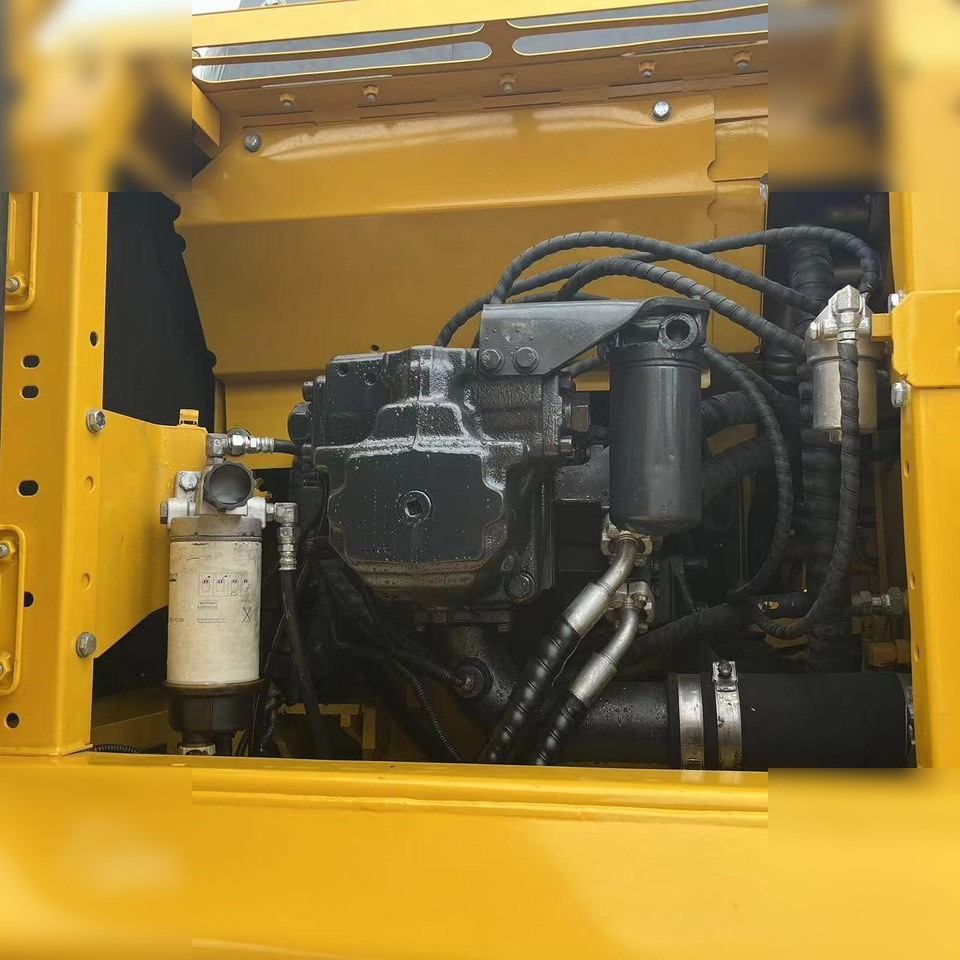 KOMATSU PC240 LC-8 - Crawler excavator: picture 5 KOMATSU PC240 LC-8 - Crawler excavator: picture 5