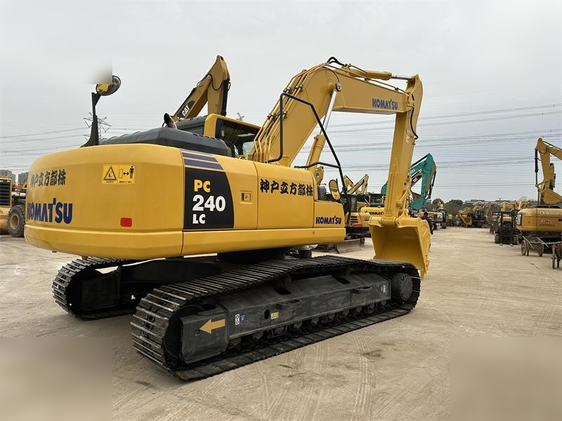 KOMATSU PC240 LC-8 - Crawler excavator: picture 3 KOMATSU PC240 LC-8 - Crawler excavator: picture 3
