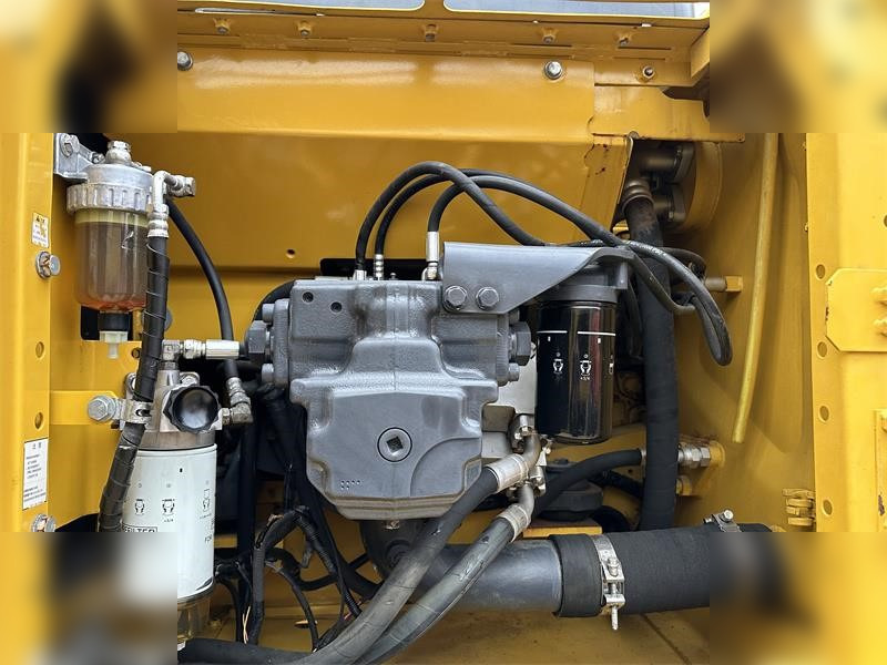 KOMATSU PC240 LC-8 - Crawler excavator: picture 5 KOMATSU PC240 LC-8 - Crawler excavator: picture 5